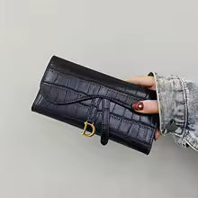 Women’s Long Alligator Pattern Wallet – PU Leather Tri-Fold Purse with Card Slots & Metal Clasp